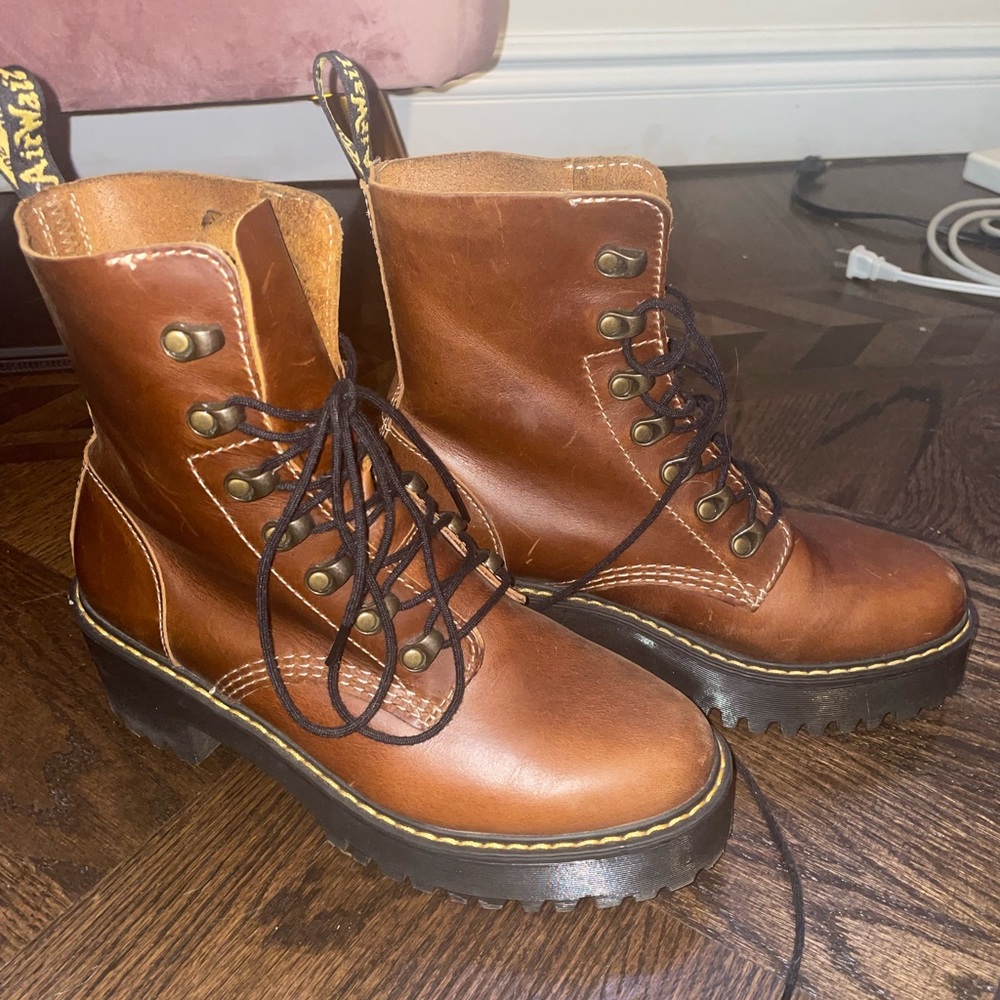 Dr. Martens Leona Butterscotch Size 8
